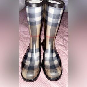 Burberry Plaid Rain Boots made in Spain size 37